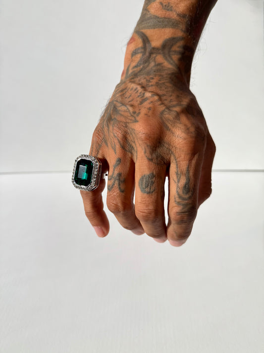 EMERALD PINKY RING