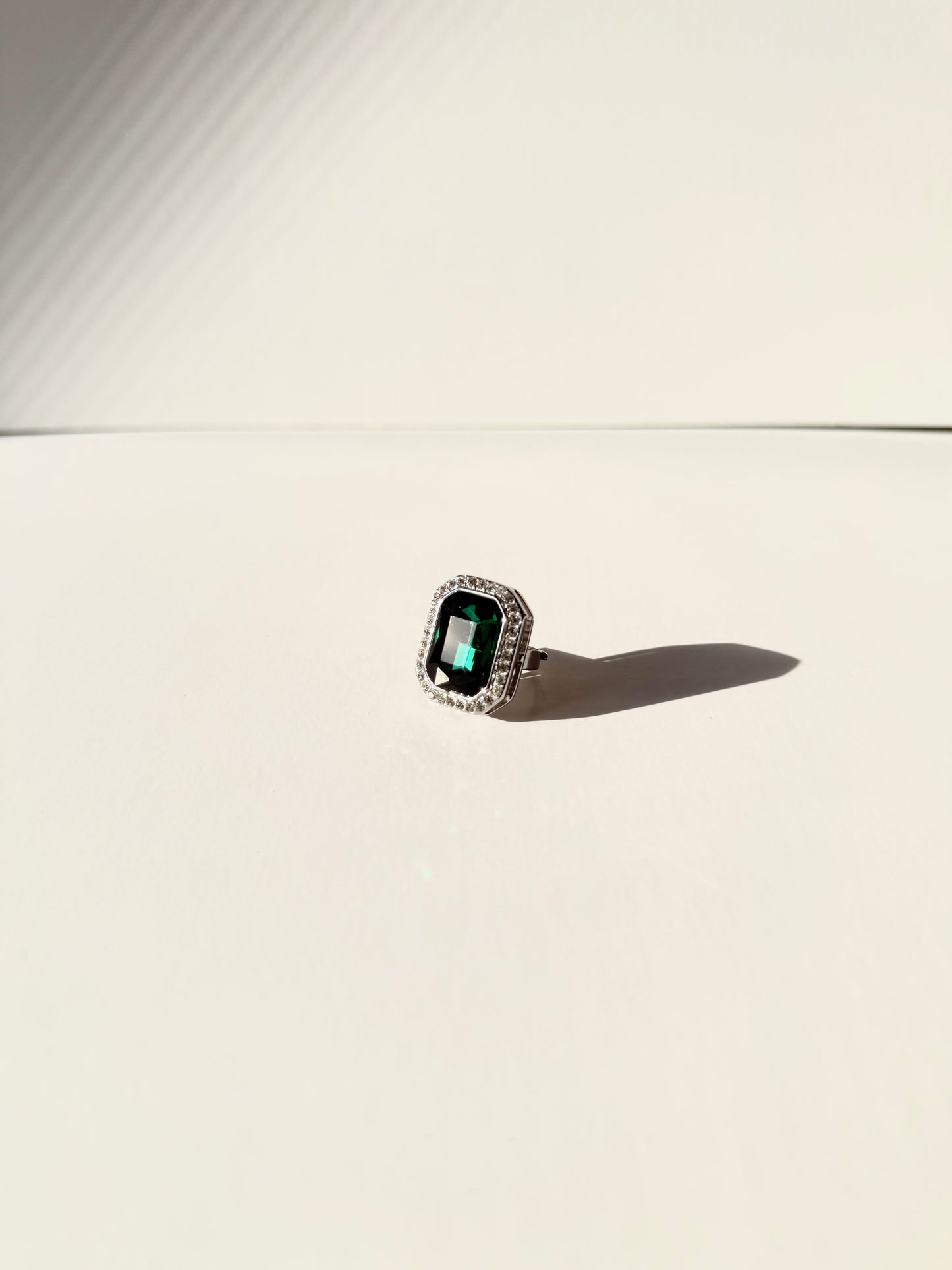 EMERALD PINKY RING