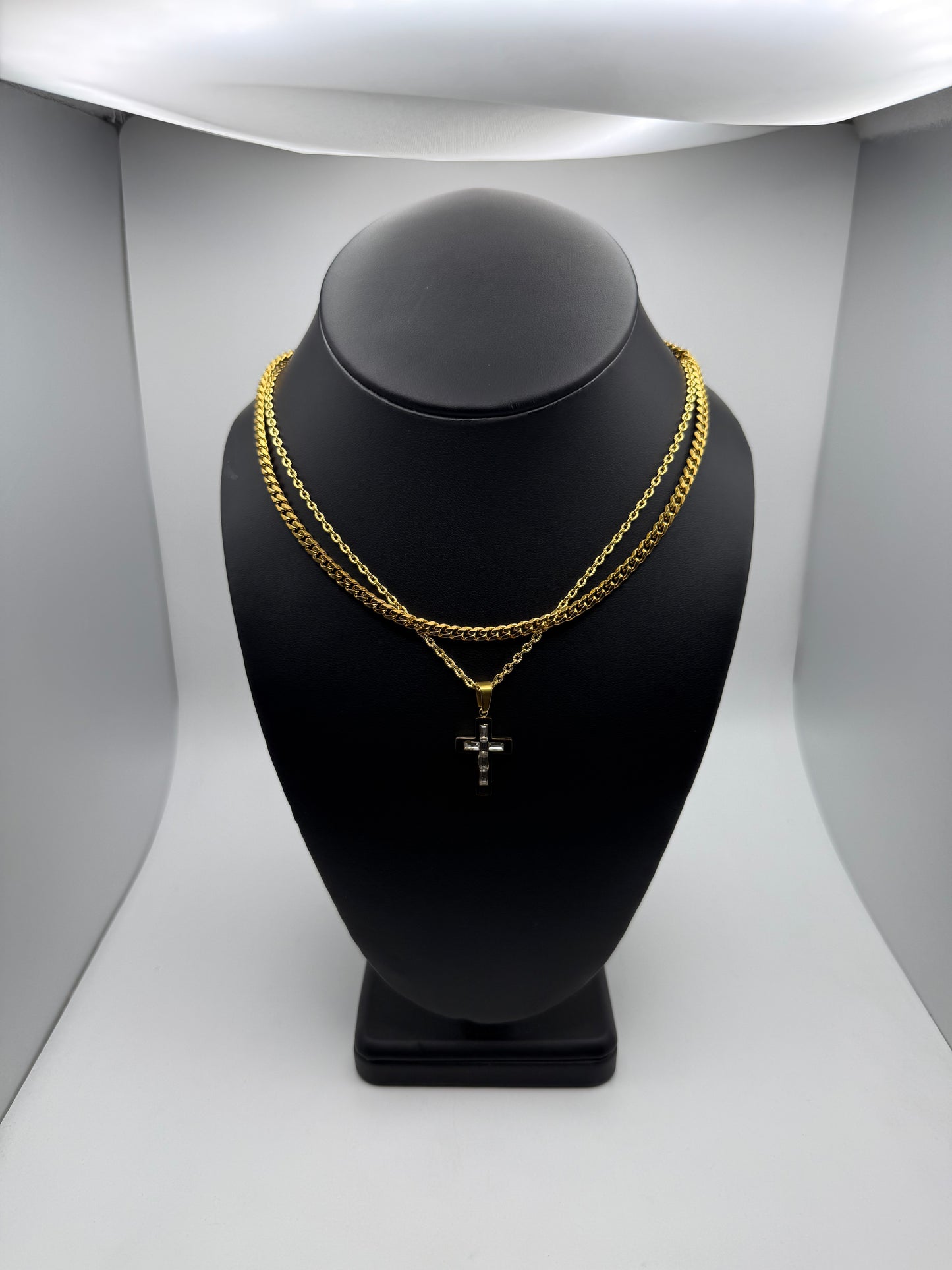 V1 Dainty & Gold Necklaces