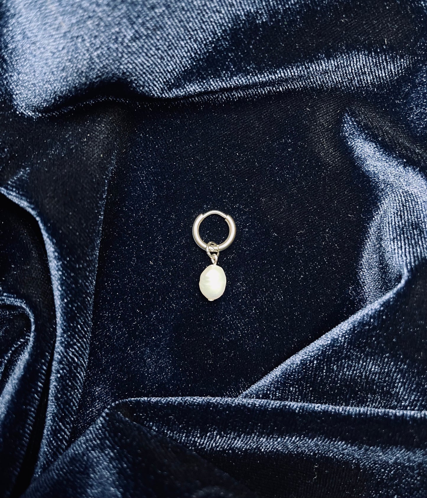 Abnormal White Pearl Earring